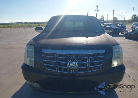2007 Cadillac Escalade Standard z USA, uszkodzony, nr VIN 1GYFK63857R127626